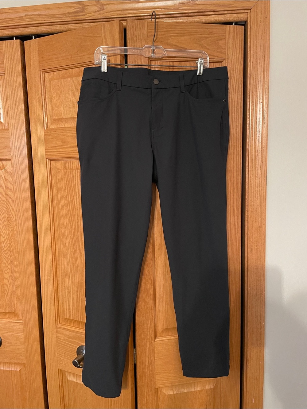 Men's Lululemon dark gray pants